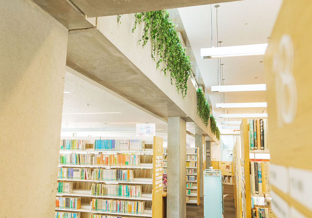 福岡市東図書館